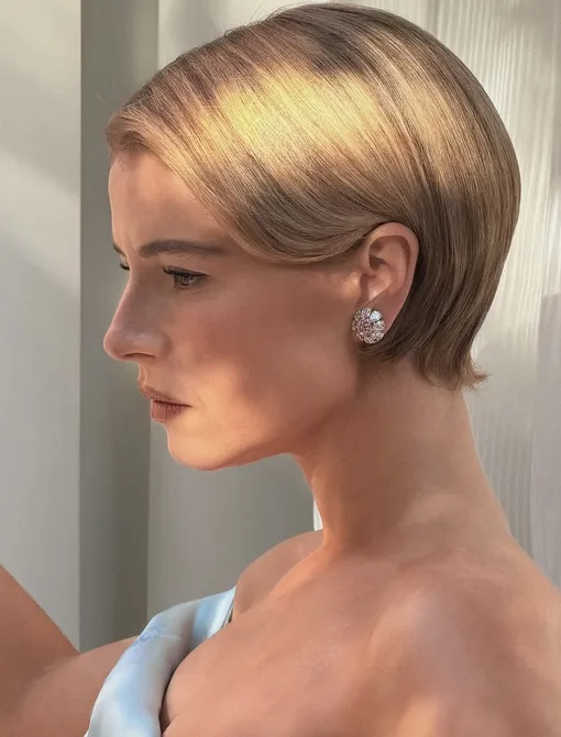 Джесси Бакли была похожа на принцессу, выйдя с такой стрижкой на красную дорожку