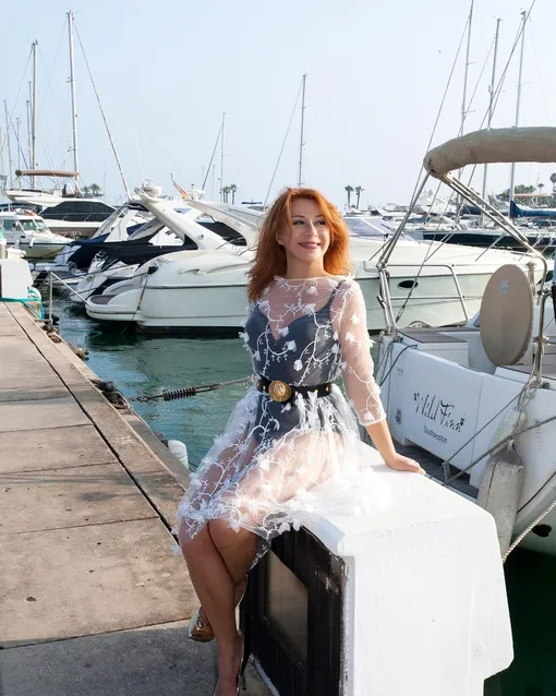 Алена Апина много времени проводила в Испании до развода в мужем Алена Апина много времени проводила в Испании до развода в мужем