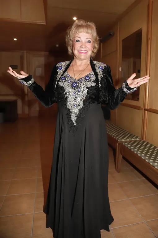 Үйде жасалған кеудеге арналған фотосуреттер