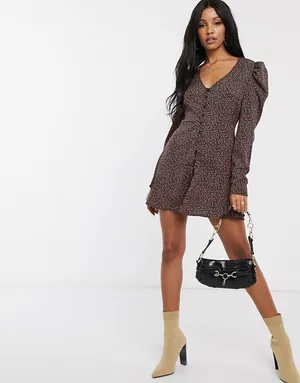 Missguided, 2390 руб.