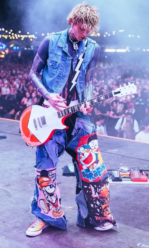 Колсон Бейкер пытается вернуть актрису