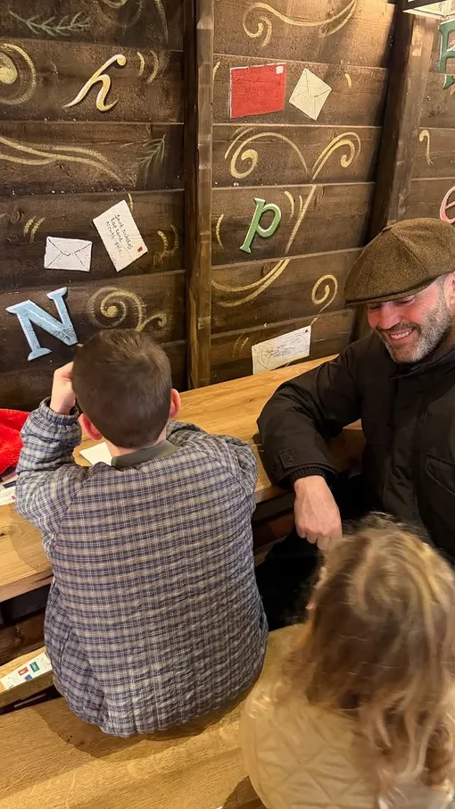 Джейсон Стэйтем с сыном и дочерью Джейсон Стэйтем с сыном и дочерью