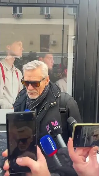 Нажми и смотри