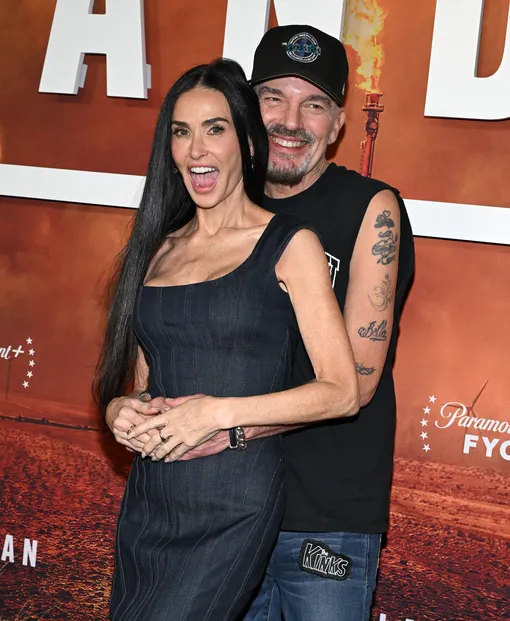 Билли Боб Торнтон прижал к себе Деми Мур Билли Боб Торнтон прижал к себе Деми Мур