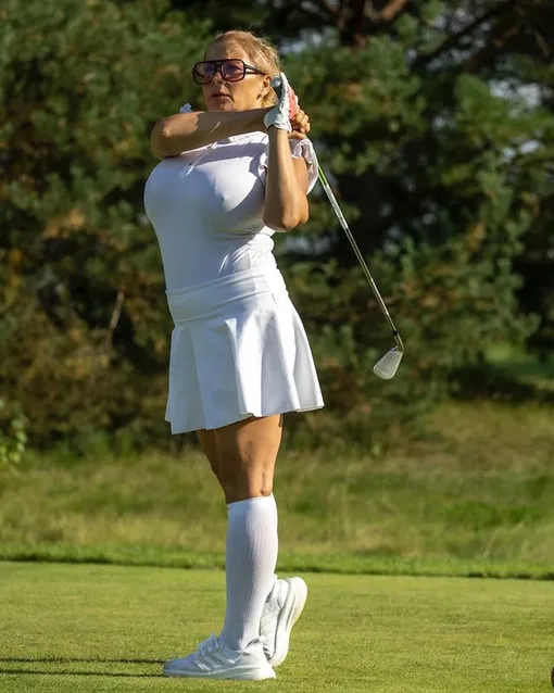 Ирина Пегова освоила гольф Ирина Пегова освоила гольф