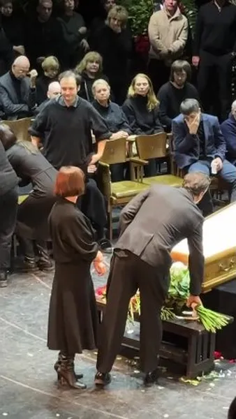 Нажми и смотри