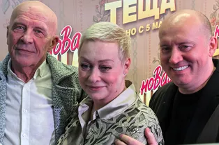 Мария Аронова призналась в любви Гарику Харламову, но появилась на красной дорожке с мужем и Сергеем Буруновым