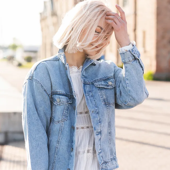 Как стать блондинкой при помощи лазера: новая альтернатива окрашиванию, которую обсуждают в соцсетях