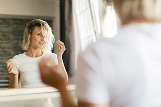 Как замедлить старение волос: 3 совета, которые нельзя игнорировать