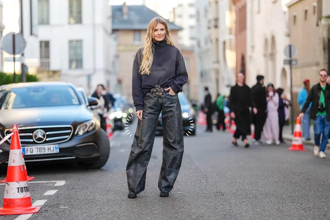 15 пар модных черных джинсов – под пуховик, пальто и свитер