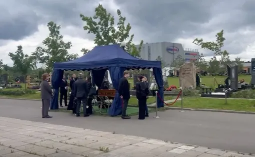 Актрису похоронили на Троекуровском кладбище Актрису похоронили на Троекуровском кладбище