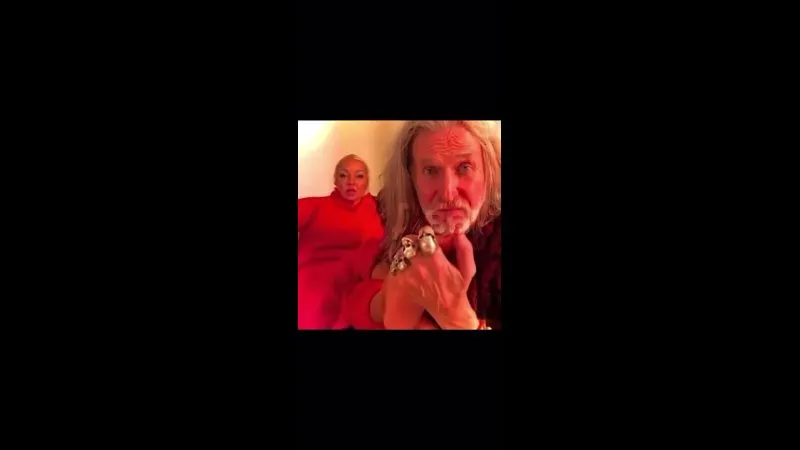Нажми и смотри