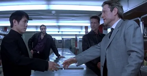 Джет Ли и Чеки Карио в боевике «Поцелуй дракона»