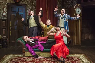 Последние спектакли «Очень смешной комедии о том, как ШОУ ПОШЛО НЕ ТАК»