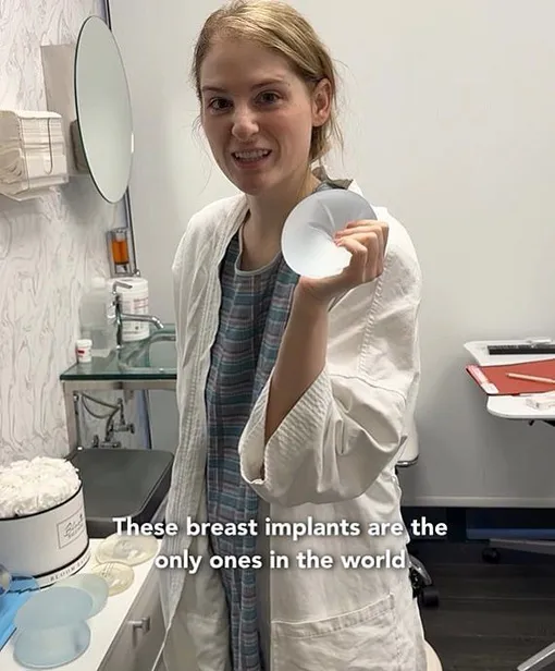 Меган Трейнор заявила, что импланты выглядят естественно