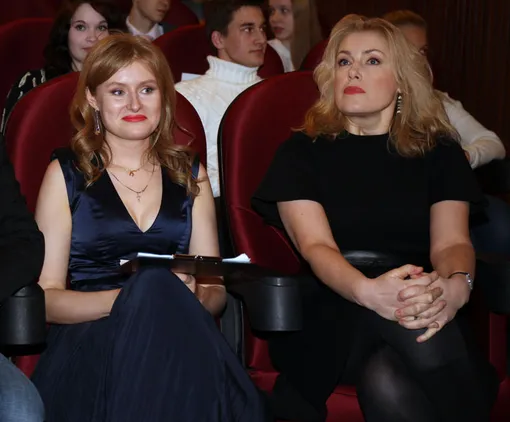 Анна Шукшина и Мария Шукшина в 2020 году Анна Шукшина и Мария Шукшина в 2020 году