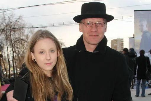 Приемная дочь Алексея Серебрякова вышла замуж Приемная дочь Алексея Серебрякова вышла замуж