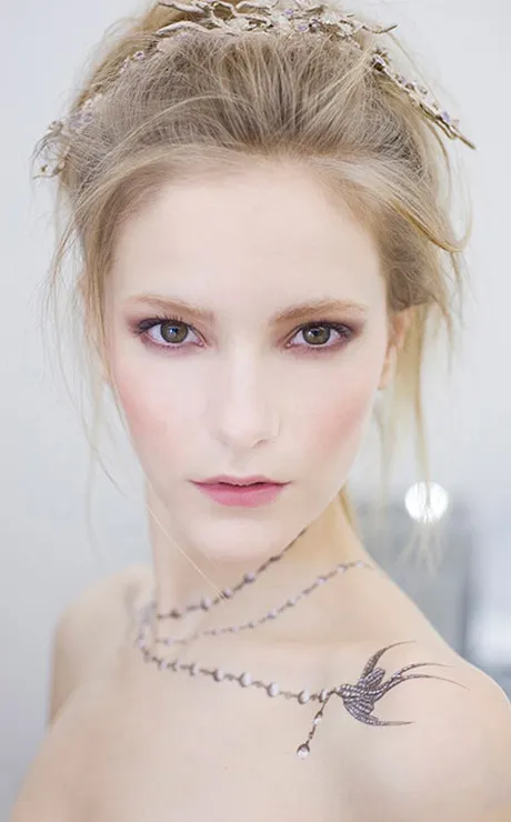 Flash tattoos на показе Chanel