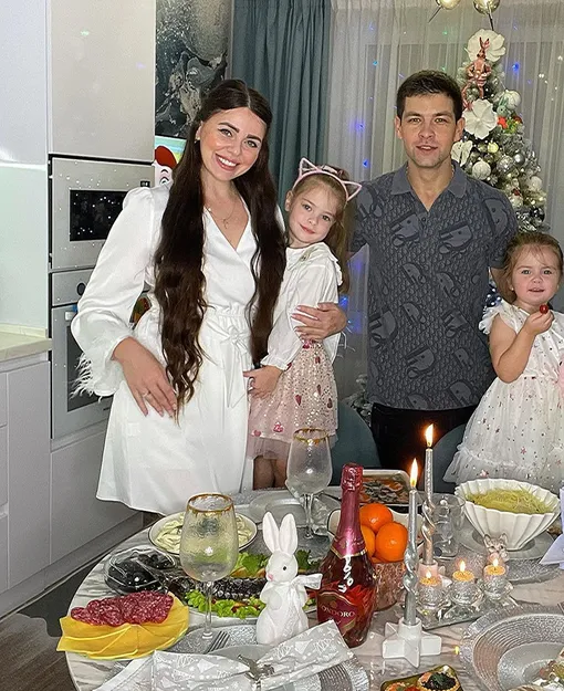 Ольга Рапунцель и Дмитрий Дмитренко с дочерьми
