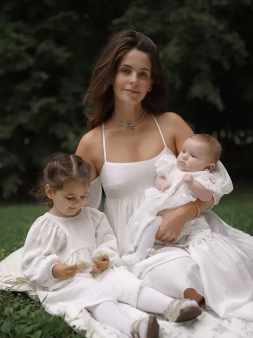 Лиза Моряк с дочерьми Элизабет (слева) и Шарлиз