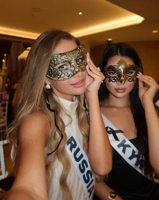 Анастасия Венза и «Мисс Кыргызстан» Мэри Кувакова