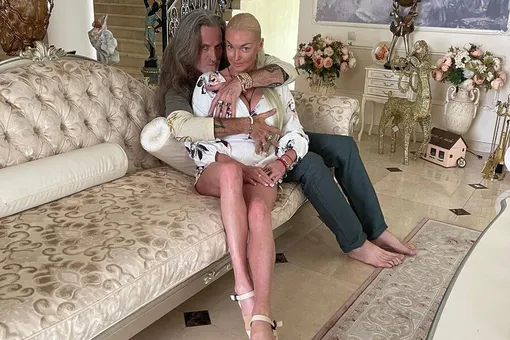 Анастасия Волочкова и Никита Джигурда дружат долгое время Анастасия Волочкова и Никита Джигурда дружат долгое время