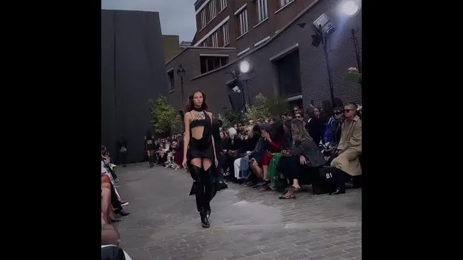 Нажми и смотри