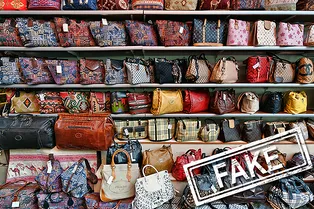 Фейки, реплики и подделки: почему мы стесняемся носить копии? Фейки, реплики и подделки: почему мы стесняемся носить копии?