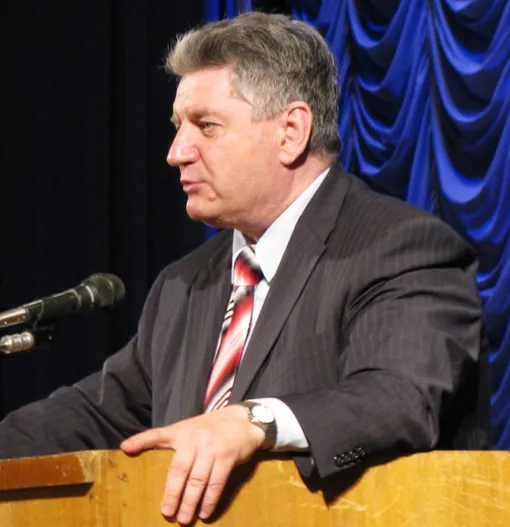 Виктор Алкснис был народным депутатом СССР Виктор Алкснис был народным депутатом СССР