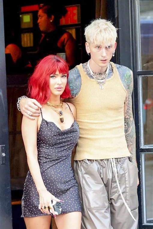 Меган Фокс рассталась с Колсоном Бейкером во время беременности Меган Фокс рассталась с Колсоном Бейкером во время беременности