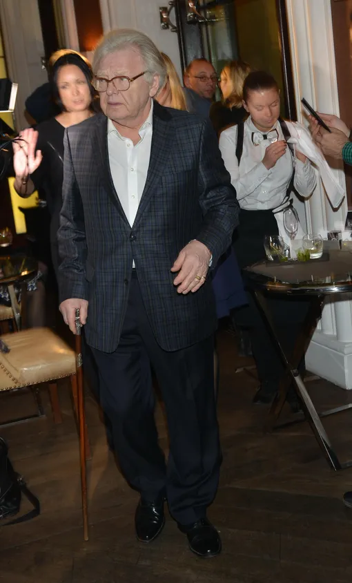 Юрий Антонов не обделен женским вниманием Юрий Антонов не обделен женским вниманием