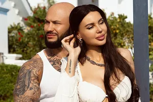 Оксана Самойлова и Джиган вместе отметили день рождения дочери в парке развлечений