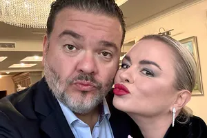 «Я опухшая, голоса нет»: Анна Семенович вышла на связь после помолвки с разведенным женихом «Я опухшая, голоса нет»: Анна Семенович вышла на связь после помолвки с разведенным женихом
