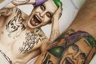 Помешательство: поклонники «Отряда самоубийц» набивают тату с героями фильма