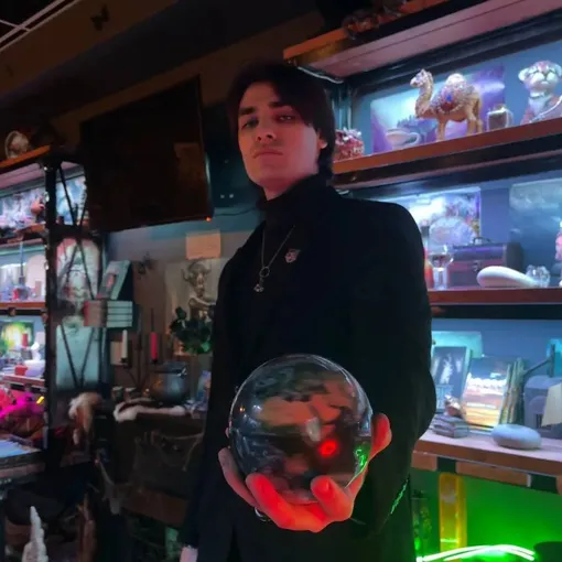 Олега Шепса обвинила в обмане 19-летняя девушка