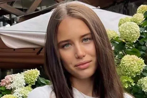 «Попугать вас напоследок решила»: невеста Григория Лепса в свадебном платье появилась на пляже «Попугать вас напоследок решила»: невеста Григория Лепса в свадебном платье появилась на пляже