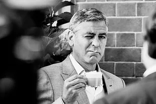 Джордж Клуни устроил личную жизнь Дэнни де Вито в забавной рекламе Джордж Клуни устроил личную жизнь Дэнни де Вито в забавной рекламе