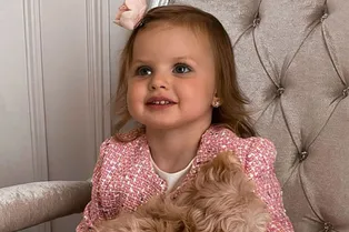 «Принцесса наша»: Анастасия Костенко нарядила 2-летнюю дочь в модный костюм