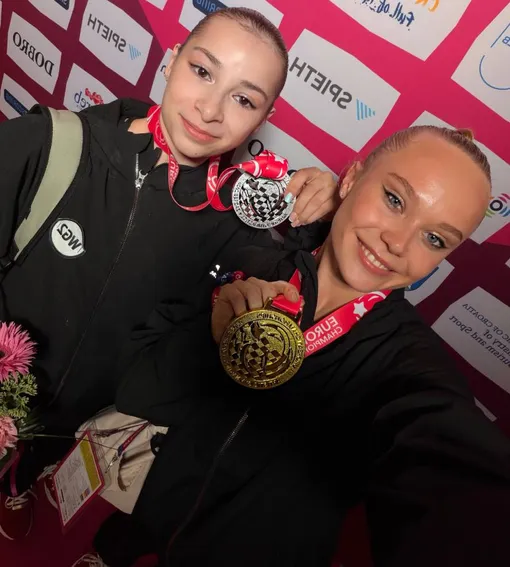 Анна Калмыкова завоевала серебро, а Ангелина Мельникова — золото Анна Калмыкова завоевала серебро, а Ангелина Мельникова — золото