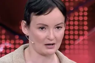 Стриптизерша сдала в приют сына, рожденного от турка, и ушла в лес к отшельнику Стриптизерша сдала в приют сына, рожденного от турка, и ушла в лес к отшельнику