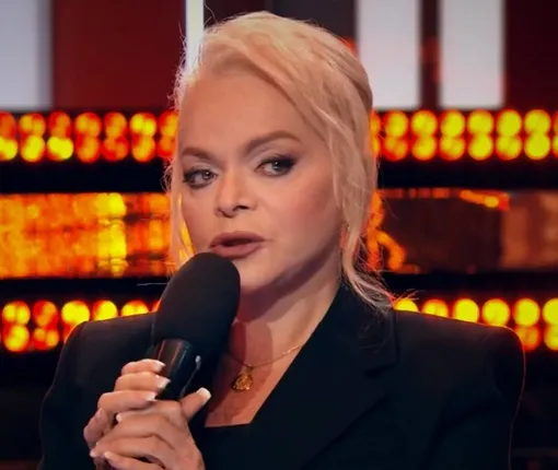 Лариса Долина рассказала в шоу «Пусть говорят», как ей угрожали мошенники Лариса Долина рассказала в шоу «Пусть говорят», как ей угрожали мошенники