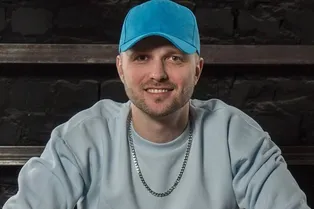 Суд в Москве запретил оправдывающее изнасилование женщин видео психолога Станислав Глушакова