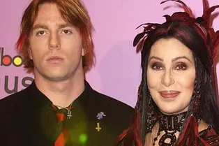 «Элайдже повезло, что он выжил»: сын Шер госпитализирован в тяжелом состоянии «Элайдже повезло, что он выжил»: сын Шер госпитализирован в тяжелом состоянии