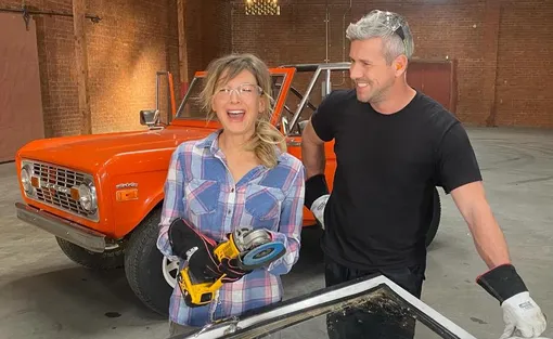 Рене Зеллвегер и Энт Анстед на съемках