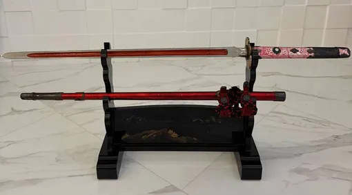 Алине Загитовой подарили на Новый год древний японский клинок Алине Загитовой подарили на Новый год древний японский клинок