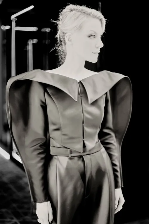 Рената Литвинова отменила свои спектакли в Израиле