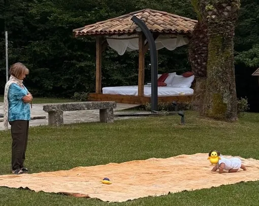 Каэтано с бабушкой на отдыхе