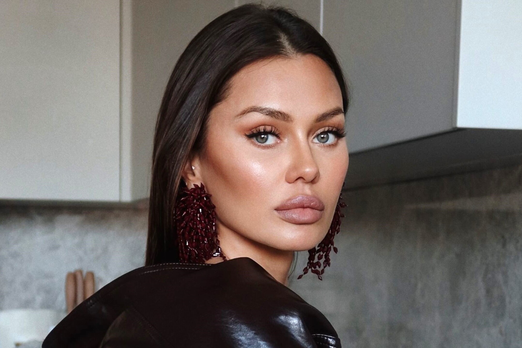 Ең үлкен анус порно Сегізаяқпен жыныстық қатынасқа түскен қыз