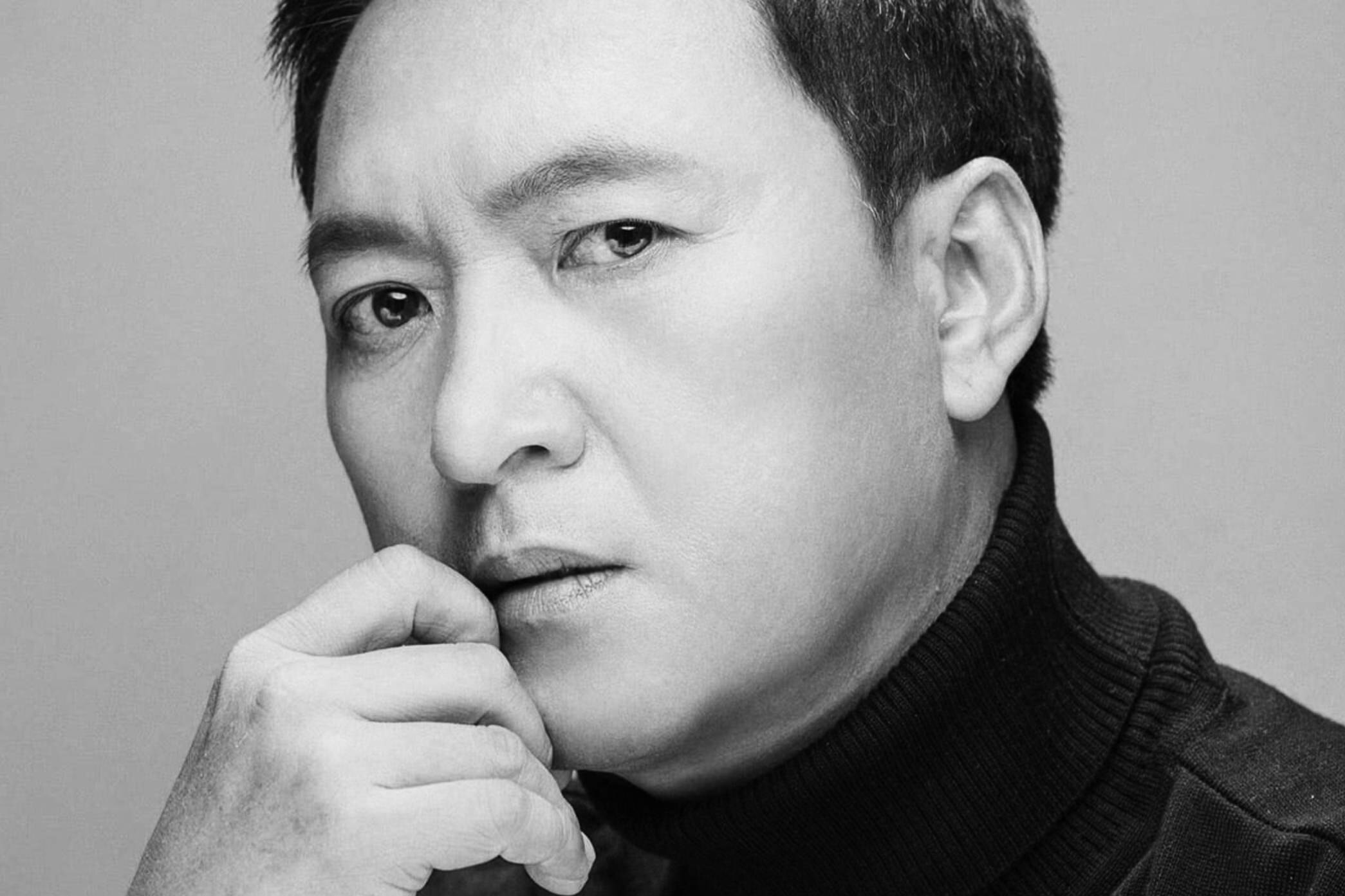 Найден мертвым в ресторане корейский актер Пак Дон Бин, маленькая дочь которого страдает от врожденного порока сердца