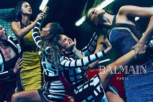 Модели устроили драку в рекламной кампании Balmain Модели устроили драку в рекламной кампании Balmain